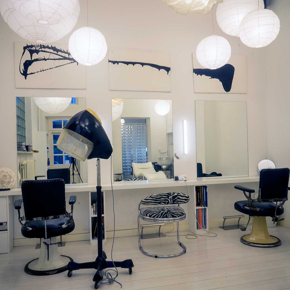 Salon D. en particulier